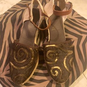 Aerosols gold/brown wedge sandals